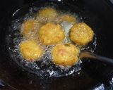 Foto langkah ke 4 dari resep Perkedel Singkong Udang Rebon.