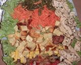 Foto del paso 4 de la receta: Ensalada fresca con pollo y papas al horno