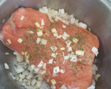 Foto del paso 1 de la receta: Salmón cocido con puerros