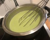 Brokkoli krémleves, burgonyával és croutonnal recept fázis 1 fotója