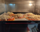 Foto del paso 3 de la receta: Mini pizzas rápida