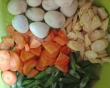 Foto langkah ke 1 dari resep Sayur oseng telur puyuh.