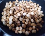 A picture of step 3 of Roasted Makhana (Lotus Seeds).
