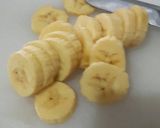 Foto langkah ke 7 dari resep Banana Pancake with Chocolate Sauce.