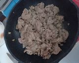 รูปขั้นตอนการทำที่ 3 ของ บะหมี่ผักผัดหมูสไลซ์