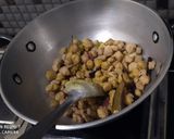 A picture of step 5 of Pumpkin and soyabean fry.