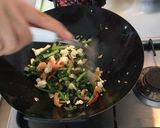 Foto langkah ke 4 dari resep Tumis Sawi Putih Telur.