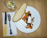 Foto del paso 12 de la receta: Pechuga de pavo con vino blanco, pasas y uva
