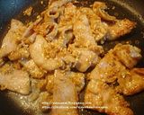 รูปขั้นตอนการทำที่ 3 ของ ข้าวหมูทอดกระเทียมพริกไทย