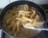 A picture of step 4 of White sauce pasta.
