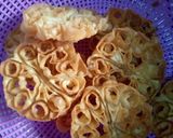 A picture of step 9 of Ikima or tsatsafa (crunchy pancake).