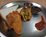 आलू ब्रेड पकौड़े (Aloo Bread pakode recipe in Hindi) रेसिपी चरण 8 फोटो
