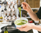Foto del paso 6 de la receta: Dorayakis de té matcha y chocolate (Pastelillos de Doraemon)