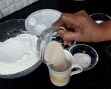 A picture of step 1 of Chicken Tikka Pizza.