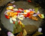 Foto langkah ke 2 dari resep Tumis Kangkung Rebon Udang.