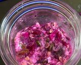 Foto langkah ke 2 dari resep Naga merah overnight oat in a jar.