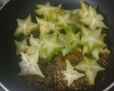 A picture of step 2 of Star fruit launji.