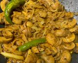 A picture of step 3 of Bellpepper Mushroom Gravy.