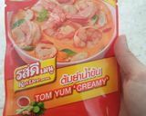 A picture of step 2 of Tom Yum Goong.