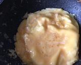 Foto langkah ke 2 dari resep Telur dadar creamy.