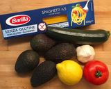 Une image de l'étape 1 de Spaghettis à la sauce avocat.