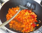 Foto langkah ke 4 dari resep Tumis kentang-wortel sesame.