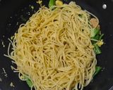 Foto langkah ke 5 dari resep Spaghetti Goreng Jawa.