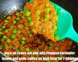 A picture of step 4 of Gobhi matar masala.