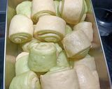 A picture of step 5 of Pandan layers steam bun.