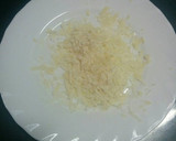 Foto del paso 7 de la receta: Bacalao desmigado con pimientos sobre lombarda con sésamo y queso parmesano
