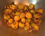 A picture of step 4 of Methi Matar Aloo.