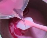 Foto langkah ke 5 dari resep Khanom Leum Kleun Merah Putih.