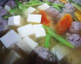 Hình bước làm 2 của món Canh thịt viên nấu đậu