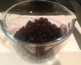 A picture of step 4 of Solid white chocolate pots with blackberry and mint compote.