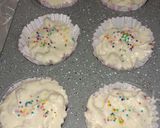 A picture of step 5 of Walnuts muffins.