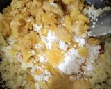A picture of step 2 of Bulgar wheat halwa.