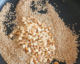 A picture of step 1 of Winter chikki.