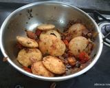 A picture of step 3 of Masala Idli.