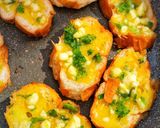 Hình bước làm 4 của món Bánh Mì Bơ Tỏi Phô Mai