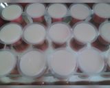 Foto langkah ke 5 dari resep Neapolitan Silky Pudding.