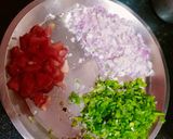 बेसन के ब्रेड पिज़्ज़ा (Besan ke bread pizza recipe in hindi) रेसिपी चरण 2 फोटो