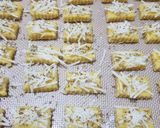 Foto langkah ke 5 dari resep Garlic cheese cookies.