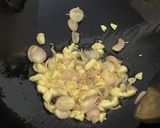 Foto langkah ke 1 dari resep Tumis Kol Telur Simpel.