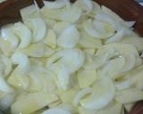 Foto del paso 2 de la receta Patatas a lo pobre con pechugas alimonadas al horno