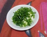 Foto langkah ke 1 dari resep Ayam suwir isian roti goreng.