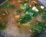 Foto langkah ke 5 dari resep Pindang Sapi Aroma Daun Jeruk.