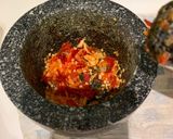 รูปขั้นตอนการทำที่ 2 ของ ยำมาม่าหมูยอ สูตรนำ้ยำร้านดัง
