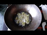 हिरव्या मुगाची भजी (hirvya moongachi bhaji recipe in marathi)