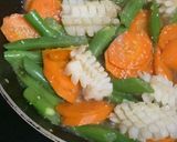 Foto langkah ke 4 dari resep Oseng Sayur Cumi.