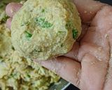A picture of step 2 of Bottle gourd pakore.